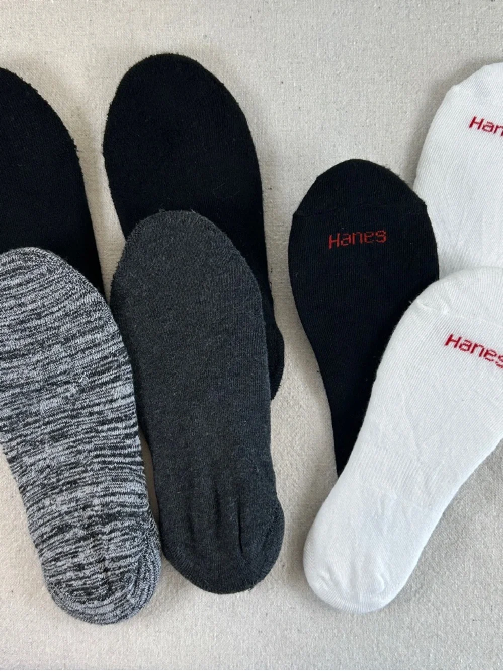 Hanes NWOT Men's Assorted No-Show Socks - Lot of 7 Pairs